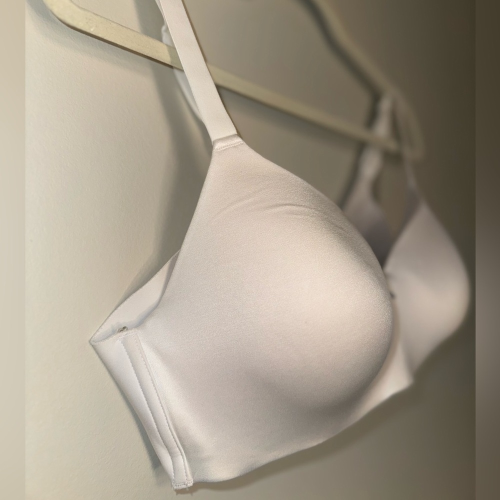 Bali White Full Coverage Ever Smooth Bra - Picture 2 of 6